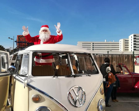 Llego Papá Noel a la Casa Ronald McDonald en nuestros queridos Cupido y Julietta.